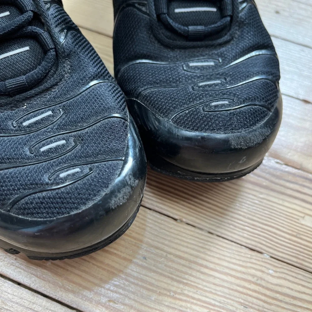 Nike Air Max Plus TN Triple Black Sneakers 604133-050 youth 6.5 Running Shoes